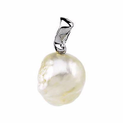 63146:290934:P  South Sea Cultured Pearl Pendant