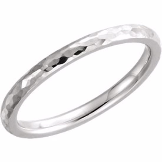 51528:1075:P 14kt White 2mm Comfort Fit Hammer Finish Band Size 7.5
