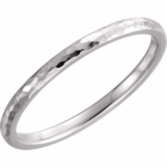 51528:1105:P 14kt White 2mm Comfort Fit Hammer Finish Band Size 10.5