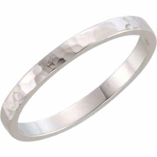 51530:105:P 14kt White 2mm Flat Band with Hammer Finish Size 5