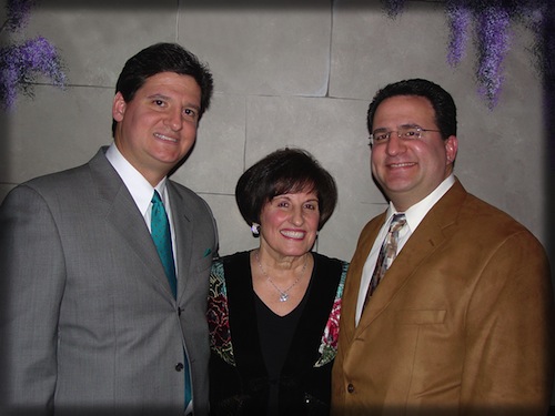 distinctive-gold-jewelry-family